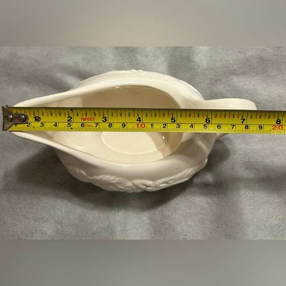 Nature Hand crafted Gravy boat. By Tabletops Unlimited - Picture 8 of 8